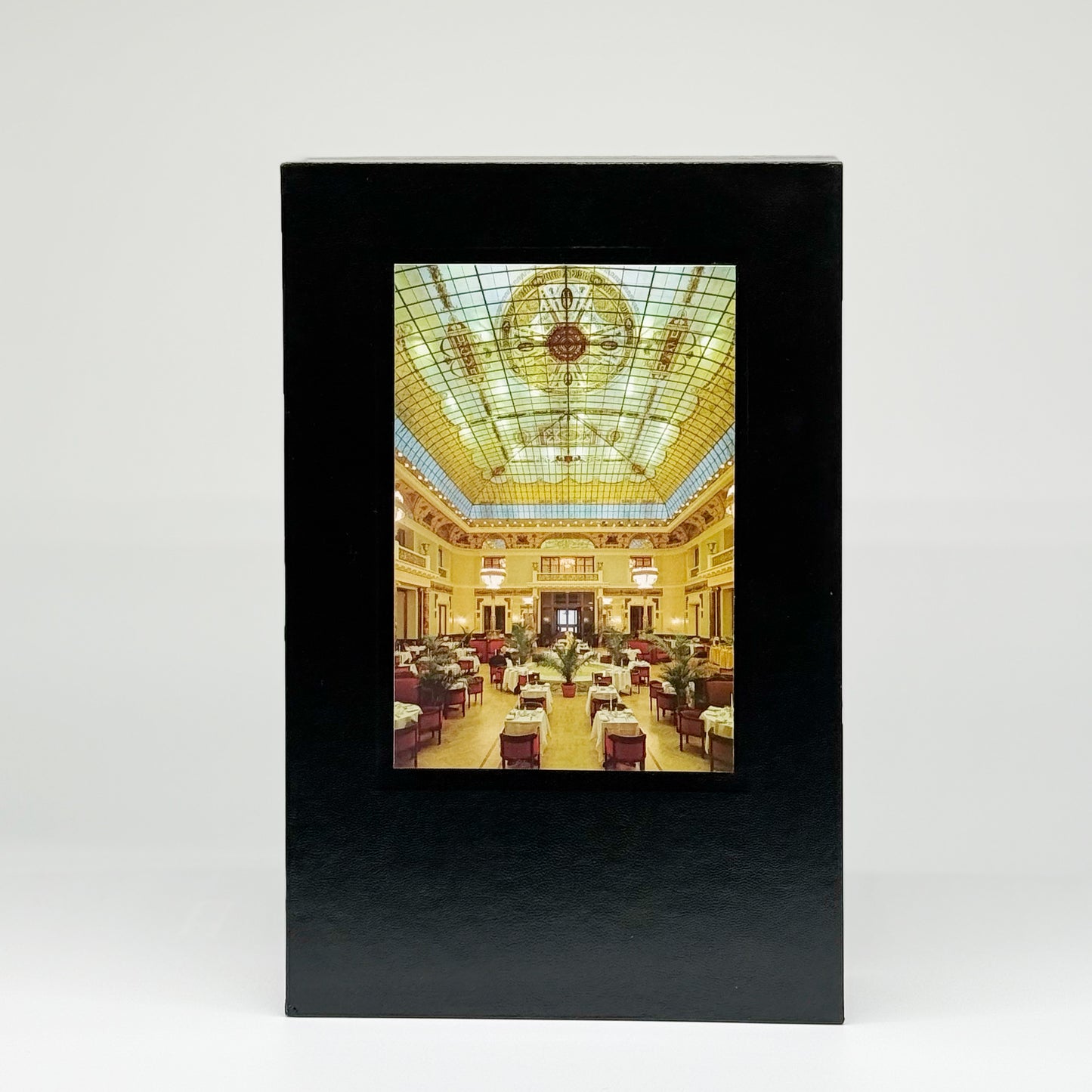 Towles, Amor - A Gentleman in Moscow (Signed)