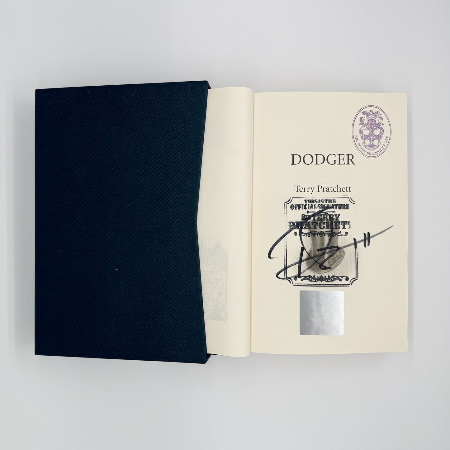 Pratchett, Terry - Dodger (Signed)