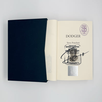 Pratchett, Terry - Dodger (Signed)