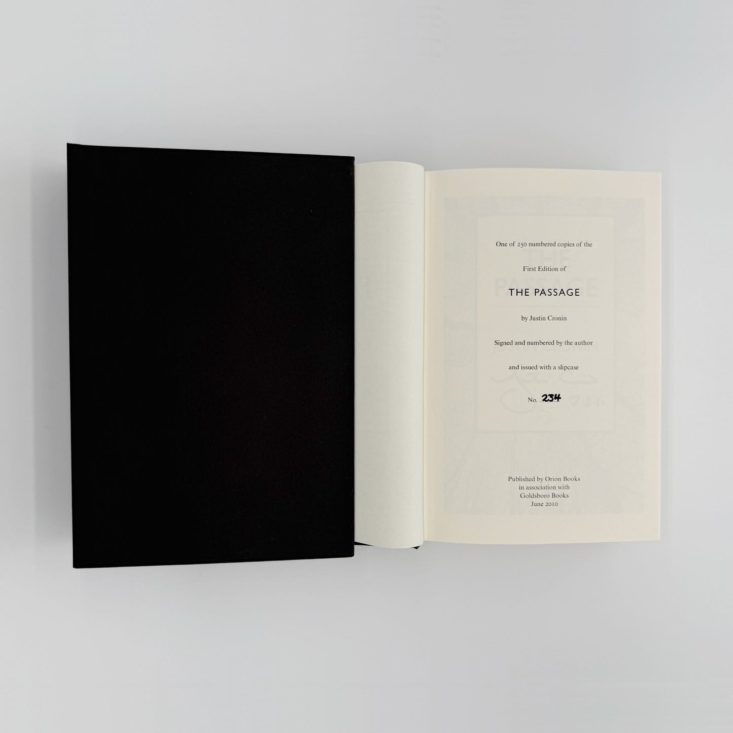 Cronin, Justin - The Passage (Signed)