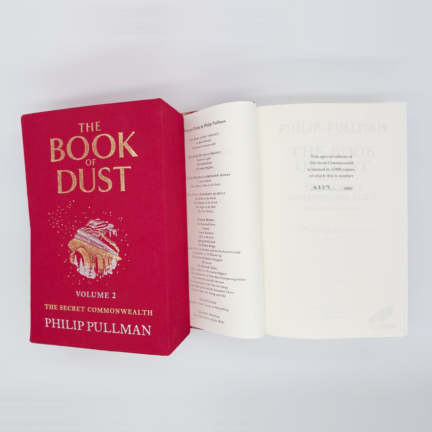 Pullman, Philip - The Secret Commonwealth Vol 2: The Book of Dust (Signed)