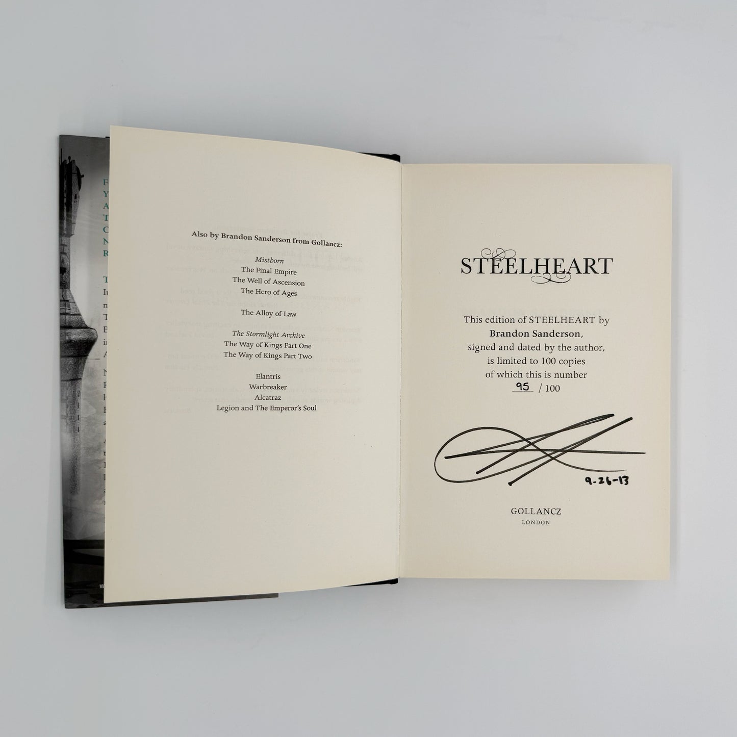 Sanderson, Brandon - Steelheart (Signed)